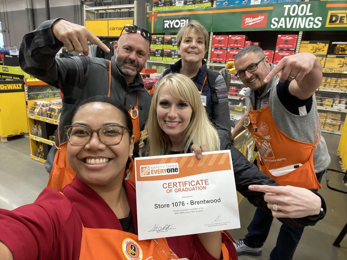 I’m so proud of the team for continuously keeping safety top of mind everyday and being one more day safe! Team Brentwood, We Graduated!!!! #1076Proud #SafetyFocusGraduate #PacNorthProud