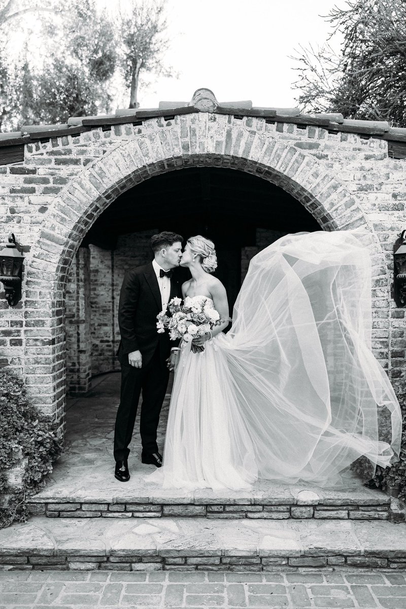 Sweet and tender moments Photographer / Videographer | <a href="/scottclarkphoto/">Scott Clark</a>
#hummingbirdnestranch #hummingbirdnestranchwedding