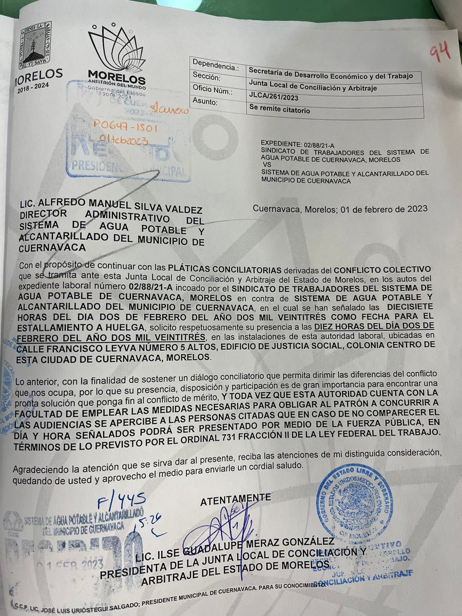 Quadratin_Mor's tweet image. #Cuernavaca Se requirió a la Directora del #SAPAC para que atendiera pláticas con el sindicato ante la Junta Local de Conciliación y Arbitraje y evitar un estallamiento a huelga; faltó a la cita a pesar de que se le apercibió “de no asistir sería traída con la fuerza pública”.