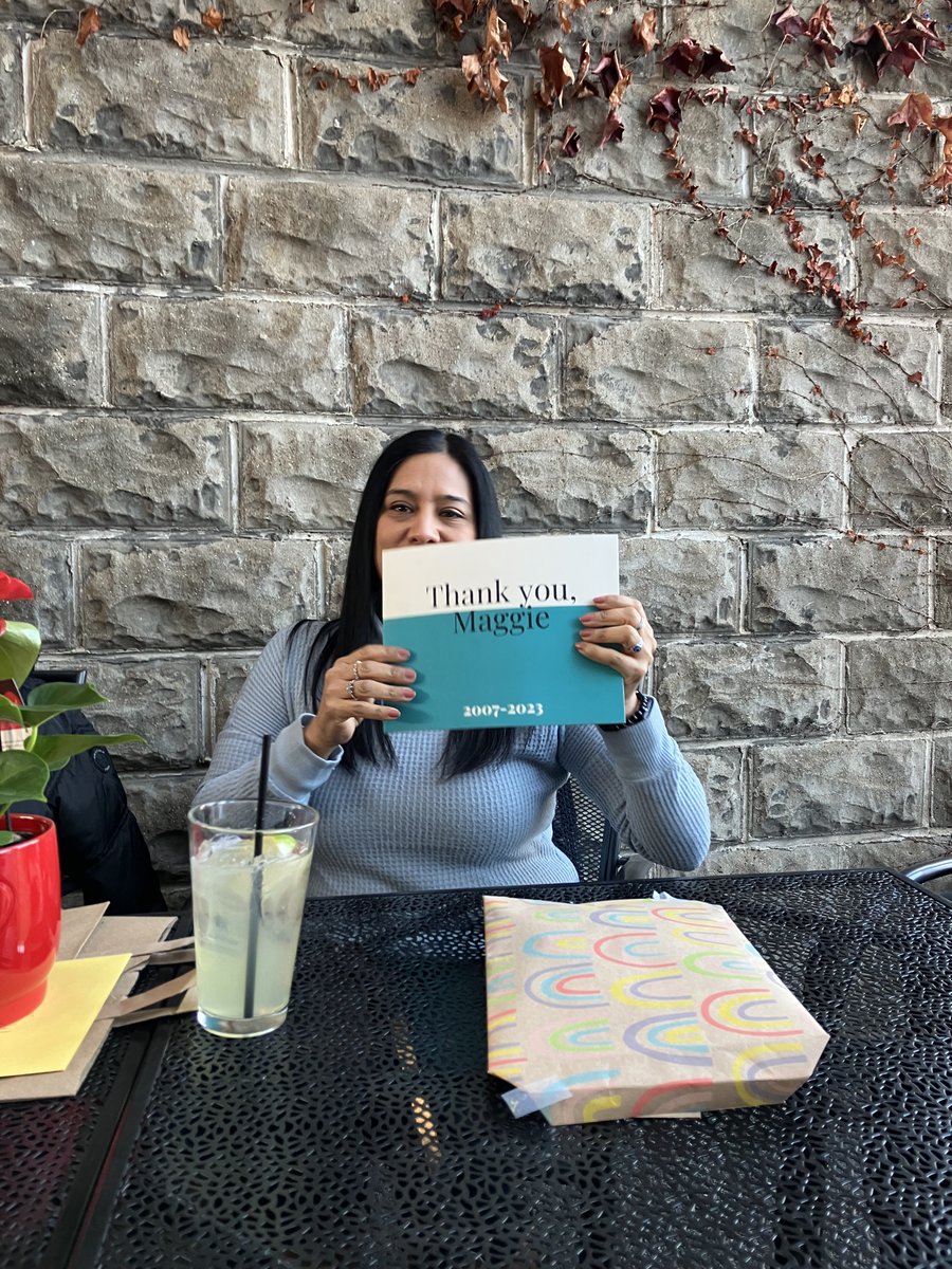 MrsVesaM's tweet photo. Saying THANK YOU to the most, the best, and the only one @romanmaggie! #112teachers @112leads @GreenBaySchool https://t.co/QnU1nJukvo