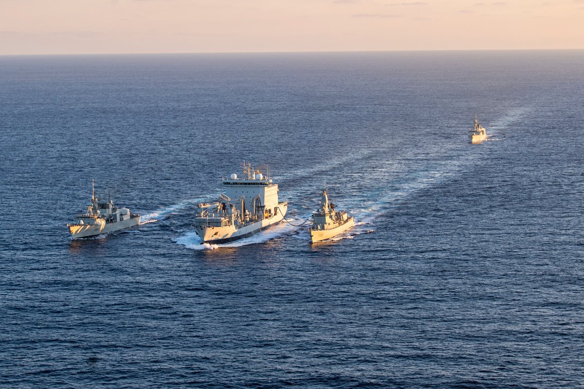 Royal Canadian Navy tweet media