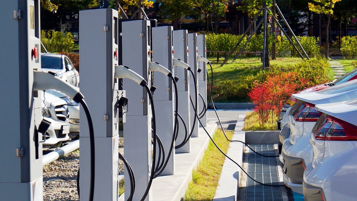 CertaDoc's tweet photo. Descubra porque o alcance dos carros elétricos é um tema polêmico. Em um artigo incrível de Fernando Calmon 

https://t.co/UJfmCh7upC https://t.co/7Nr3GpWMXX