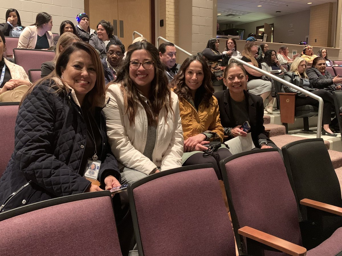 Yvonne Correa 🌵 tweet media