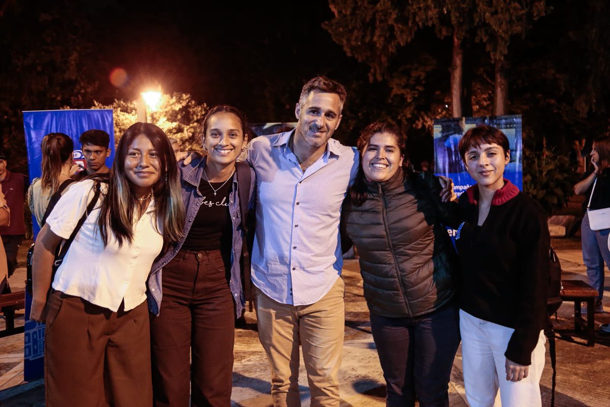 FedericoAchaval's tweet photo. Creemos en los jóvenes, porque tienen la fuerza, el empuje y el potencial para transformar la realidad. Por eso desde el Estado vamos a seguir generando herramientas que los acompañen.

Hoy participamos de un encuentro con pilarenses que participan del programa #FomentarEmpleo. https://t.co/8zxkzrHn9i