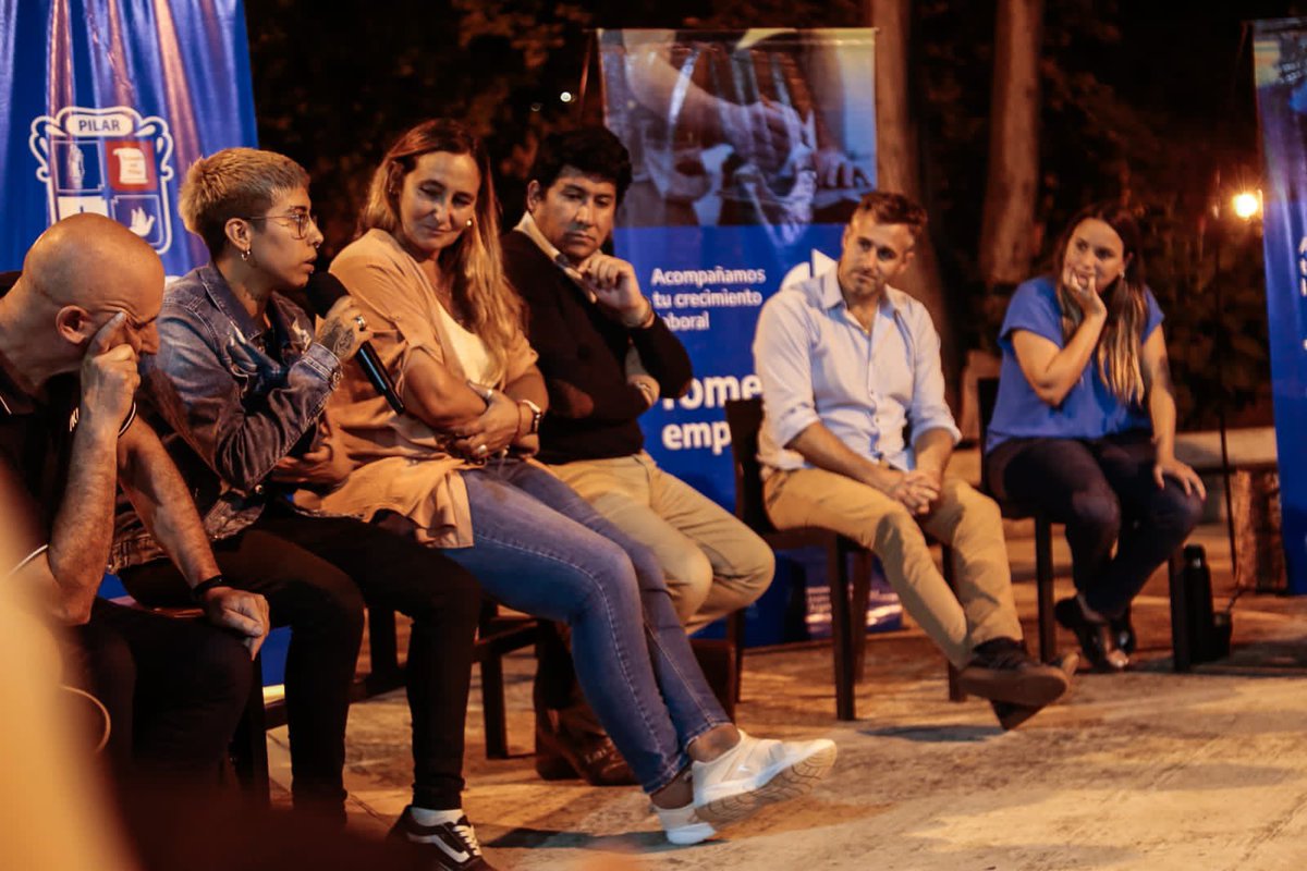 FedericoAchaval's tweet photo. Creemos en los jóvenes, porque tienen la fuerza, el empuje y el potencial para transformar la realidad. Por eso desde el Estado vamos a seguir generando herramientas que los acompañen.

Hoy participamos de un encuentro con pilarenses que participan del programa #FomentarEmpleo. https://t.co/8zxkzrHn9i
