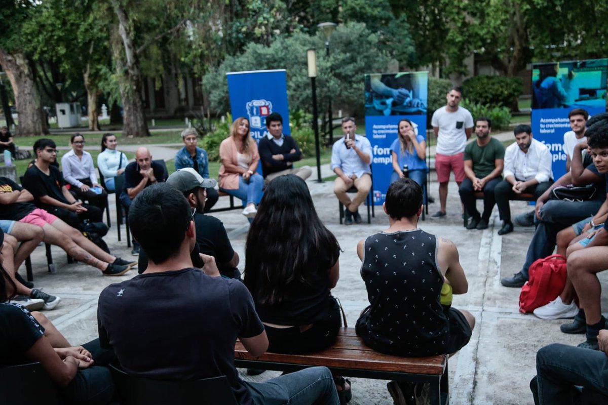 FedericoAchaval's tweet photo. Creemos en los jóvenes, porque tienen la fuerza, el empuje y el potencial para transformar la realidad. Por eso desde el Estado vamos a seguir generando herramientas que los acompañen.

Hoy participamos de un encuentro con pilarenses que participan del programa #FomentarEmpleo. https://t.co/8zxkzrHn9i