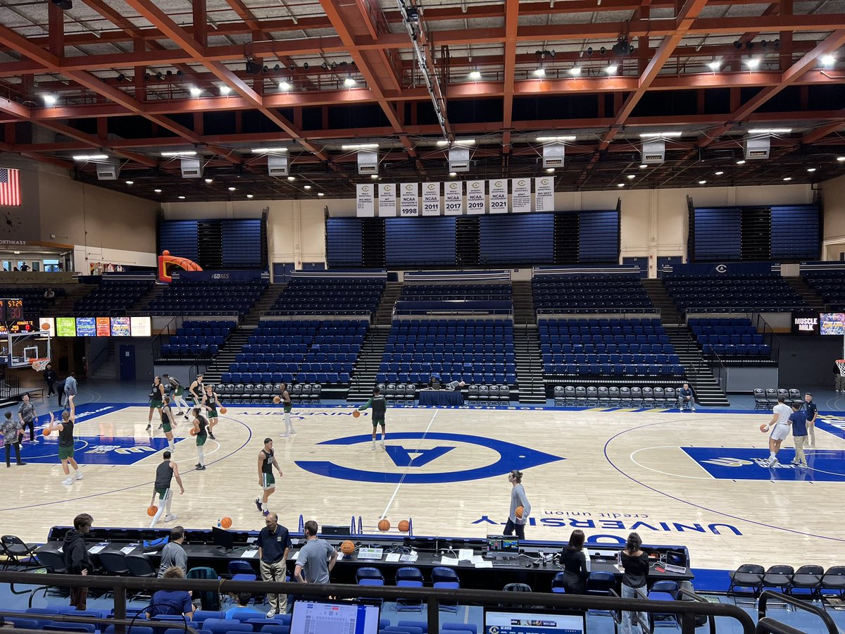 Joshontheradio's tweet photo. #BroadcastView - @hawaiimbb at UC Davis. Coverage begins next on @ESPNHonolulu! https://t.co/0st4ZuLv5I