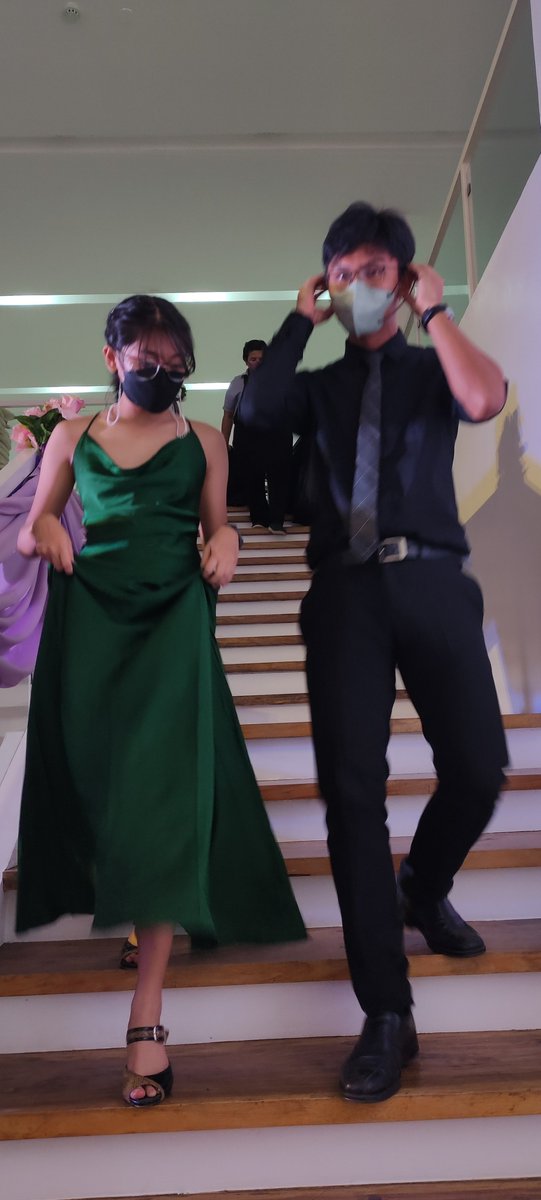 yearbook23's tweet photo. Vyan 🎶
O · R · K · C · E ·F

"Ang tao lang, may orasan
Bakit ba kailangang magbilang?"

Message to 2023: I used to count the days till graduation, but I recently realized how much I'll actually miss this batch. Mahal ko kayo lahat <3 https://t.co/8xfH68iwl0