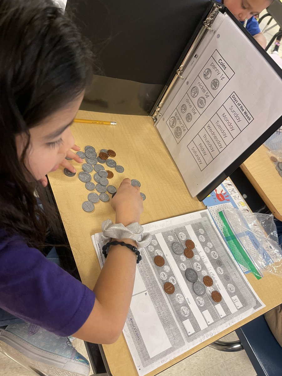 cynthiaslindsay's tweet photo. 👏🏻 2nd grade STARS are able to use their #MathToolKits with ease! 🌟 I love seeing visual aids, coins & clocks while completing their review of money & time! @origomath independent practice was successfully accomplished! ⏰ @NeabscoPrincip1 @blevecchi @PWCSNews @AsmahanJackson https://t.co/l1S80Y3kw8
