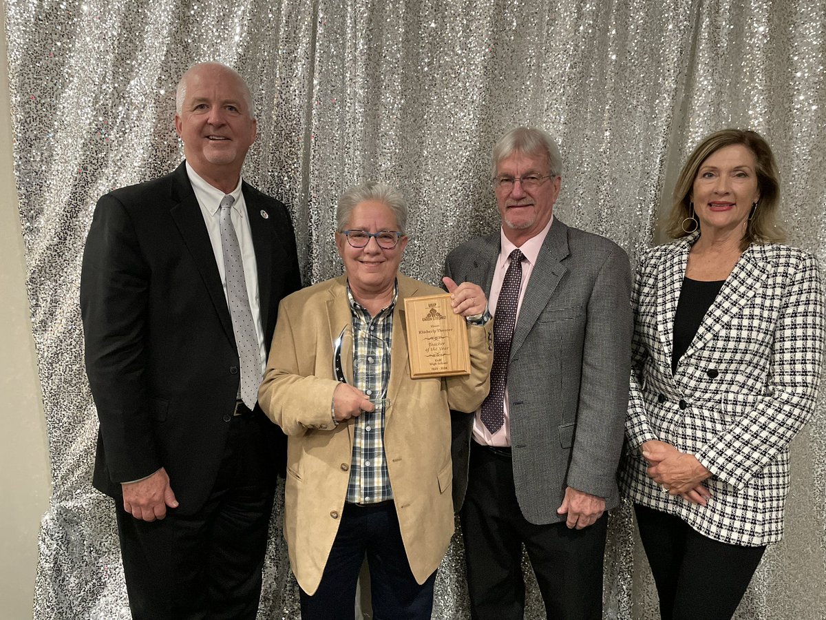 pascoschools's tweet photo. Gulf High School teacher Kim Theurer is Pasco County’s Teacher of the Year. Congratulations! https://t.co/Df3n2AXH99