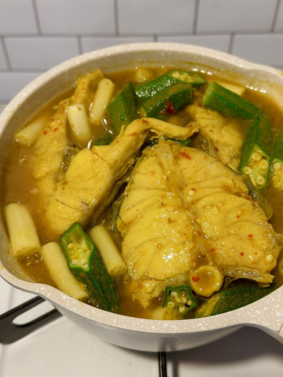 อินในวัยเด็ก:คนเราสามารถกินอกฃส้มได้บ่อยขนาดนั้นเลยหรอแม่?

อินในปัจจุบัน:ใช่ เราสามารถกินแกงส้มได้ทุกวัน😂

#กำลังอึน