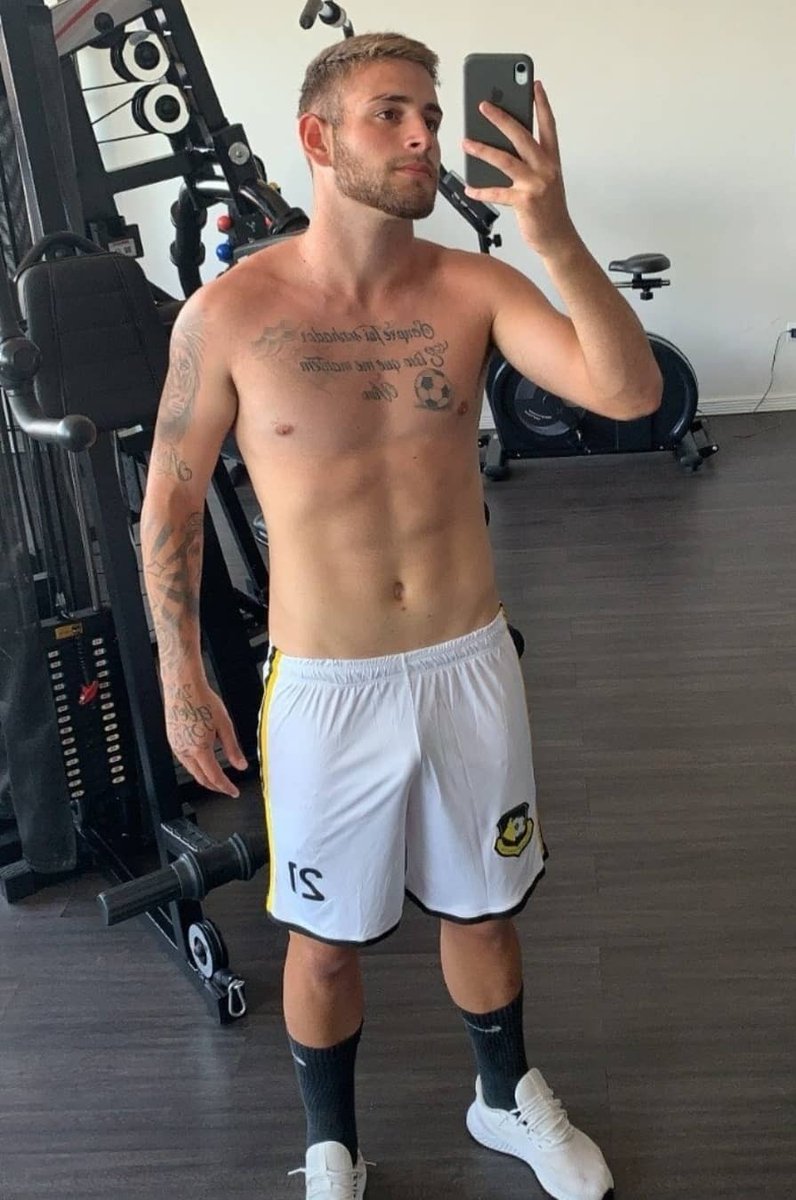 FutVida10's tweet photo. Que vontade de baixar o calção do volante Jesus Jr. 

😋😋😋🤤🤤🤤

#Futebol #Soccer #Football #Gostoso #Lindo #MonteAzul #Volante #JesusJrFV #JesusJuniorFV #JesusFV #Bulge https://t.co/NMNRpsYxWd