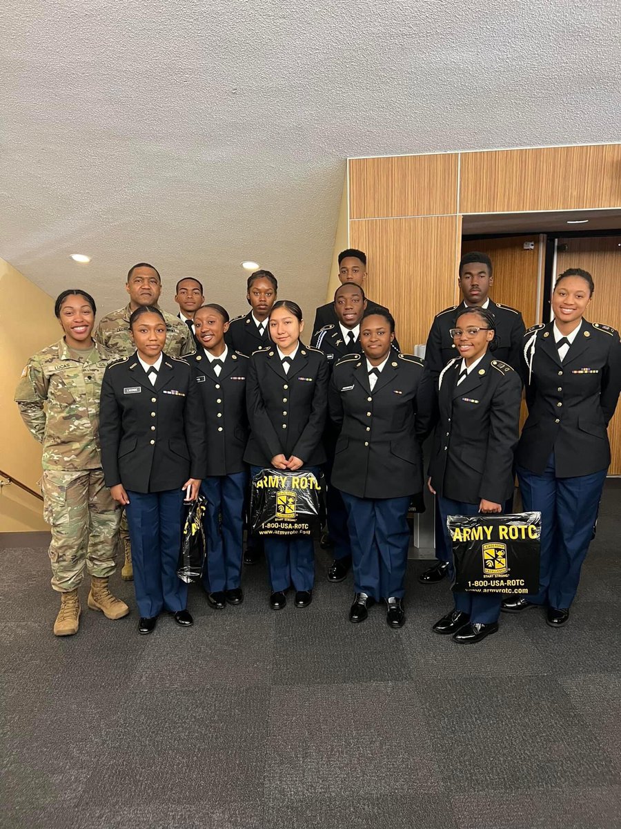 DCNationalGuard's tweet photo. Today, SPC Lashanta Lucas attended the Senior Leadership Development Conference at Howard University. Didnβt get a chance to connect? No problem! SPC Lucas is #AlwaysReadyAlwaysThere to assist you-
SPC Lucas
202-821-7174
.
.
.
#DCArmyNationalGuard #GuardPride #BisonPride #ROTC https://t.co/onRoFxObbY