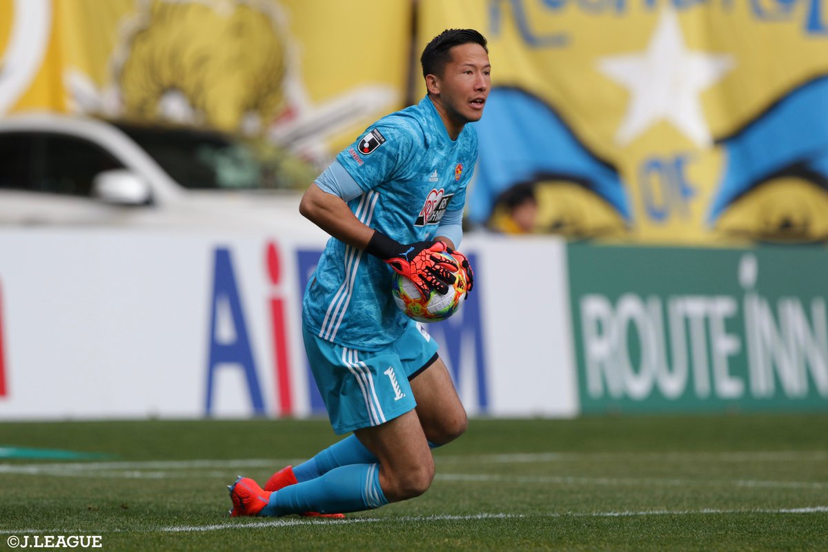 J_League's tweet photo. 🎂HAPPY BIRTHDAY🎂

本日2月3日は
シント=トロイデンV V
シュミット ダニエル選手の31歳の誕生日です🎉

シュミット 選手、
おめでとうございます㊗️

@STVV_JP
@Daniel_MYE https://t.co/Lplxg1mWer