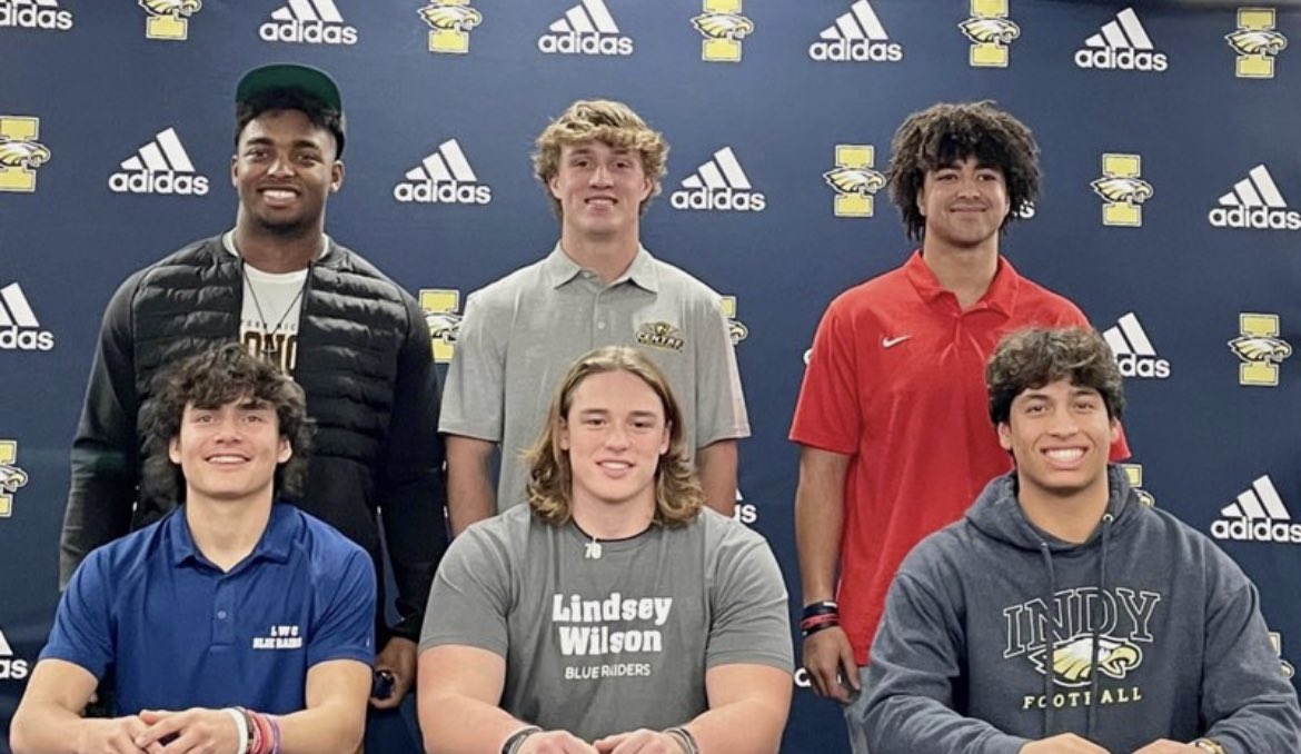 Kyler_K1ng's tweet image. Pen to paper. It's official! #GoBears @CoachAaronKeen @wcsIHSfootball congrats to my brothers who also signed @brooks_sapone @trehartwell_ @DanielMoralesFB @TheJeremy_B @Jake_Woodward73
