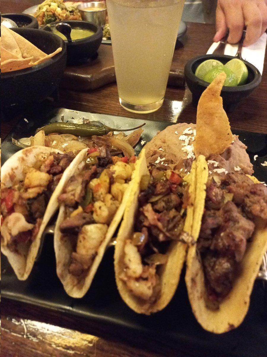 AlanSamaniego's tweet photo. #MeLoChingo 🐽 https://t.co/6A39tZsjrV