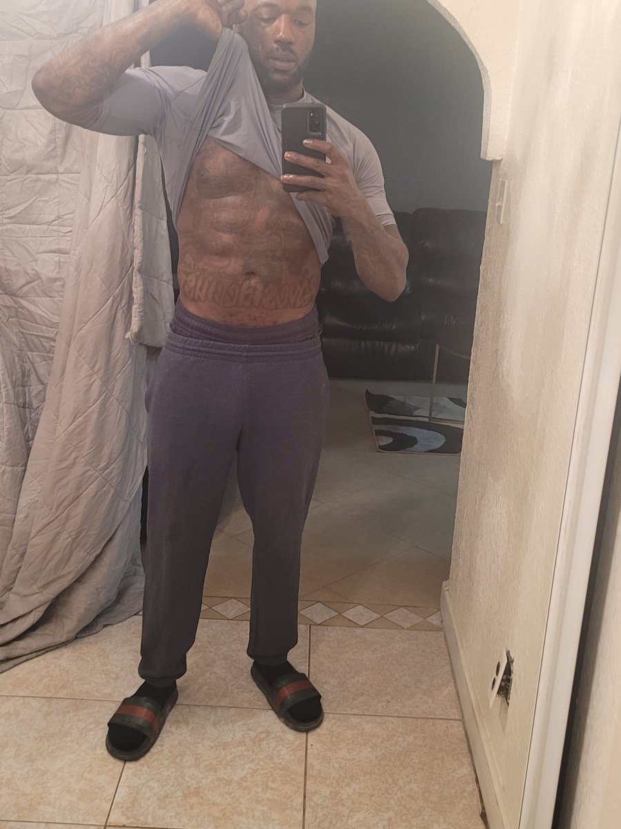 mrr_pipeudown's tweet photo. What's up twitter world I'm new here so say hello ladies...... https://t.co/nyFPzaIlMS