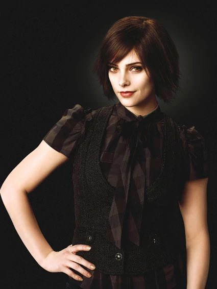 dreamsandprose's tweet photo. halsey or alice cullen? hard to tell https://t.co/ILLX9a0ohk