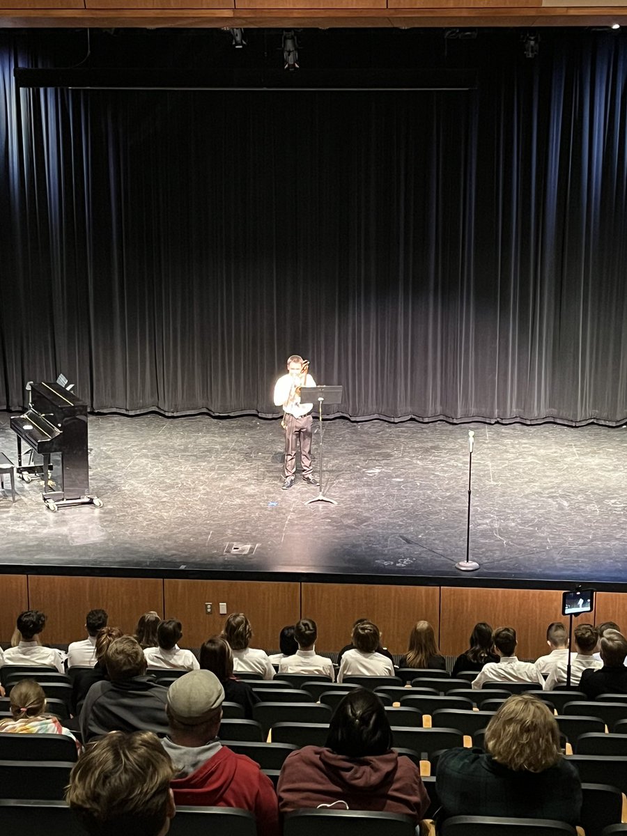 fzeactivities's tweet image. Our @fzeband put on a great show tonight! Super proud of our soloists and ensembles! #manyprogramsonepridE