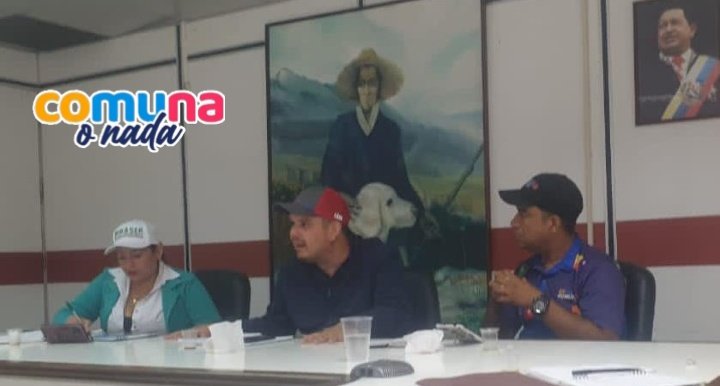 #01Feb
Trabajo conjunto con @CorpoelecInfo @RenaserLara @FUNDELEC_VZLA y @Mpcomunas_Lara para dar acompañamiento y activar los #ComitésDeEnergía en los #ConsejosComunales  

#ChavezSiempreChavez
#ComunaONada