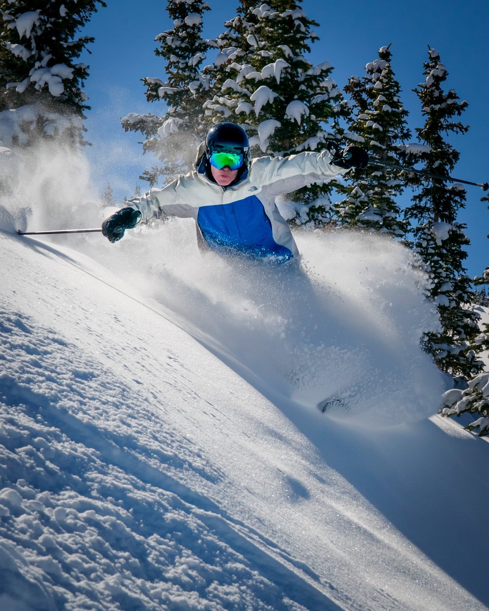chrisfoxdesign's tweet image. What a week of PTO, getting some awesome powder @AspenSnowmass with my bestest ski buddies from way back in the day. Yes!