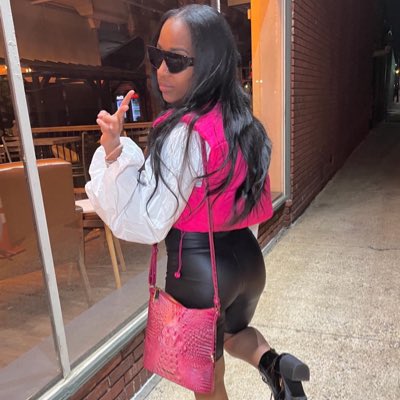 _elisedarton_'s tweet photo. #NewProfilePic https://t.co/XrUI2NBHMI