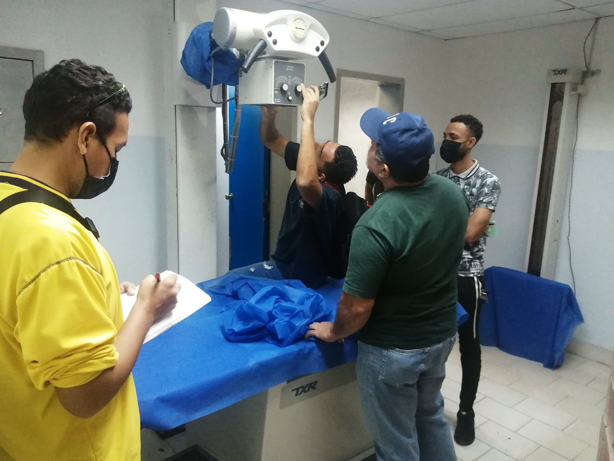 IVSSCENTRONORTE's tweet photo. Gracias a las politicas del Pdte. Maduro y la Ministra de Salud y Presidenta del IVSS a traves de la Autoridad Unica de Salud del Zulia. Recibimos hoy la visita de VenSalud con el fin de recuperar Equipos Tecnologicos para @IVSSCENTRONORTE @NicolasMaduro @MagaGutierrezV https://t.co/E7nC9QJUiz