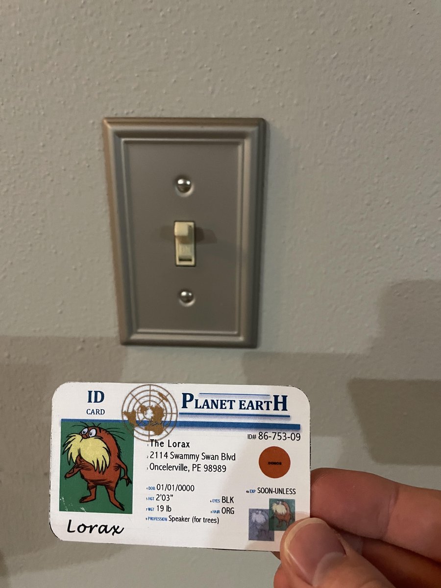 alex_dziubek's tweet photo. I am very conscious about turning lights off when the room is not being used in my house. This helps reduce the amount of electricity I use as well as reduce my ecological footprint. @franklinlorax #apespopulation https://t.co/PmcvyhHkl0