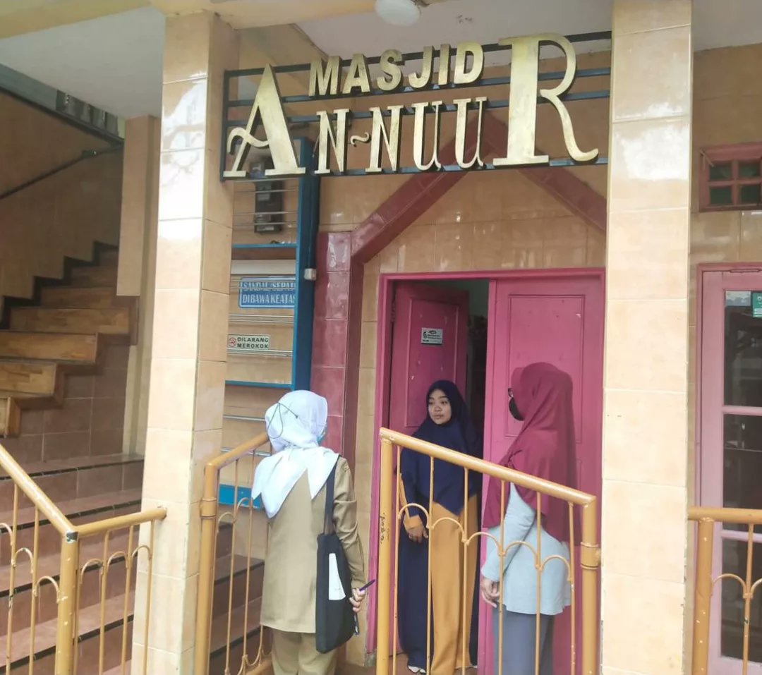 uptpkmpadasuka's tweet photo. Kegiatan Pemantauan Perilaku Hidup Bersih dan Sehat (PHBS) dan Kawasan Tanpa Rokok (KTR) di Masjid An-Nuur, Senin (30/01/2023).
.
#dinkeskotabandung #uptdpkmpadasuka #siapmelayanidenganhati #PHBS #KTR https://t.co/x09llydnuu