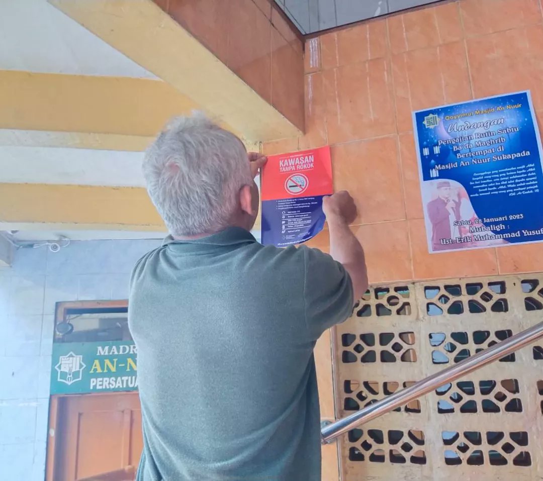 uptpkmpadasuka's tweet photo. Kegiatan Pemantauan Perilaku Hidup Bersih dan Sehat (PHBS) dan Kawasan Tanpa Rokok (KTR) di Masjid An-Nuur, Senin (30/01/2023).
.
#dinkeskotabandung #uptdpkmpadasuka #siapmelayanidenganhati #PHBS #KTR https://t.co/x09llydnuu