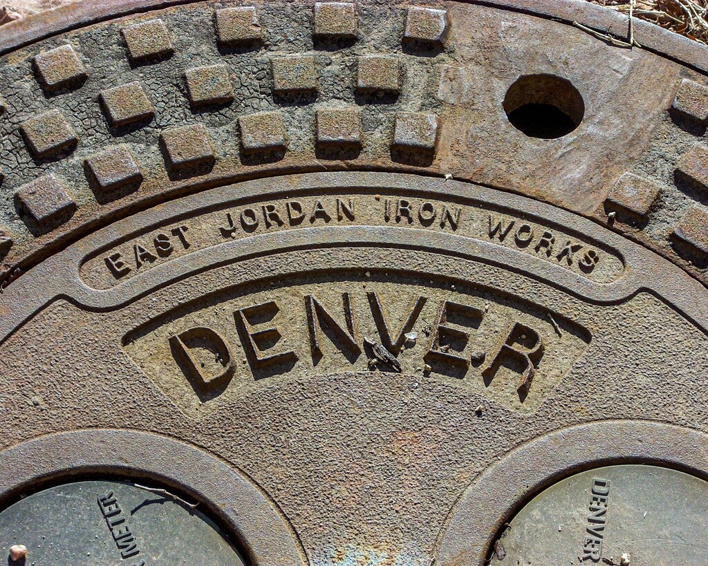 DenverDigicams's tweet photo. Denver heavy metal.
Captured with a 6-megapixel Nikon CoolPix L11 digital point and shoot camera (March 2007). Processed in #Adobe #Lightroom. Swipe for original. … Denver Digicams is an urban photography project, "Capturing Denver with Crappy Compac… https://t.co/v0zQCfdqwL https://t.co/5BbXcrcizy