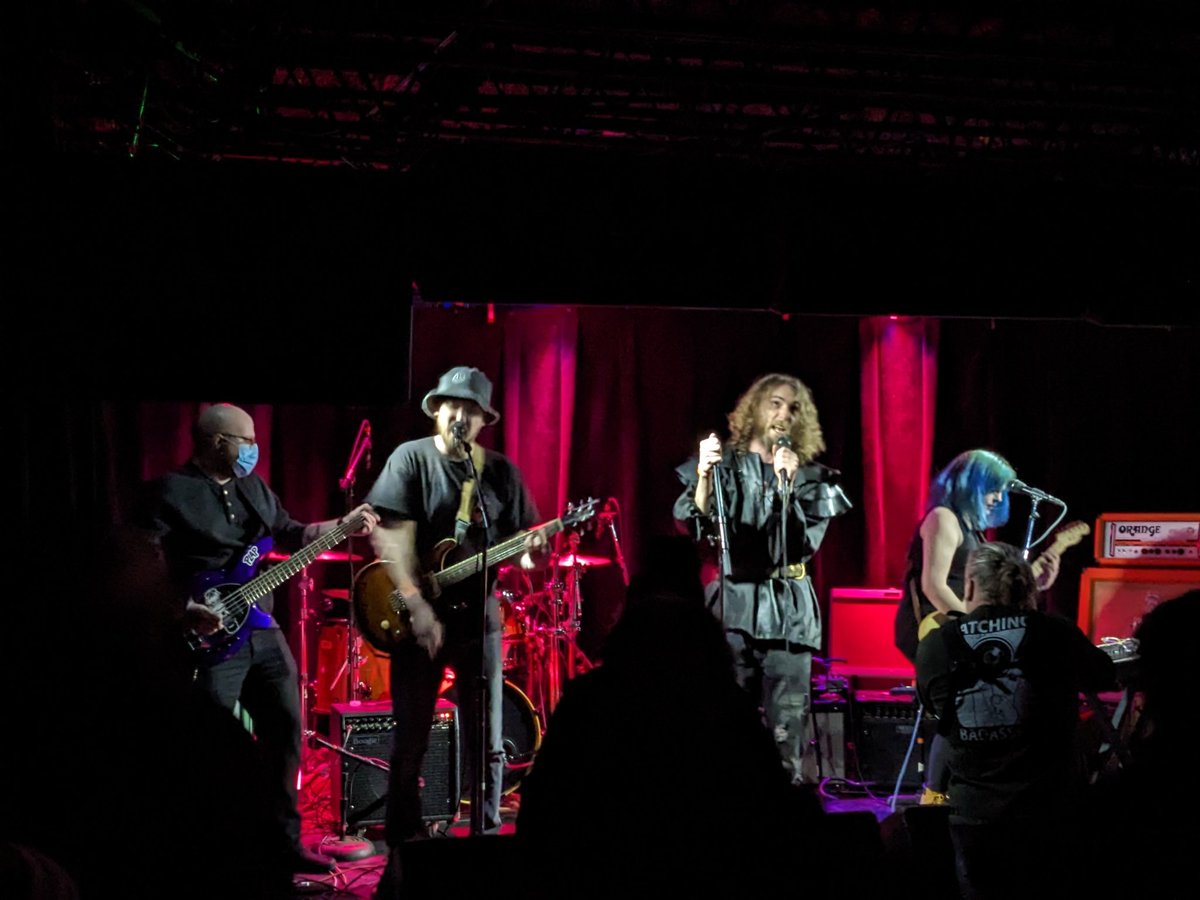 <a href="/Airship_Caravan/">Airship Caravan</a>