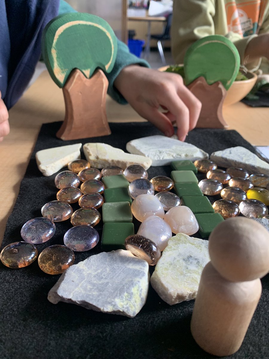 Laura Fee tweet media