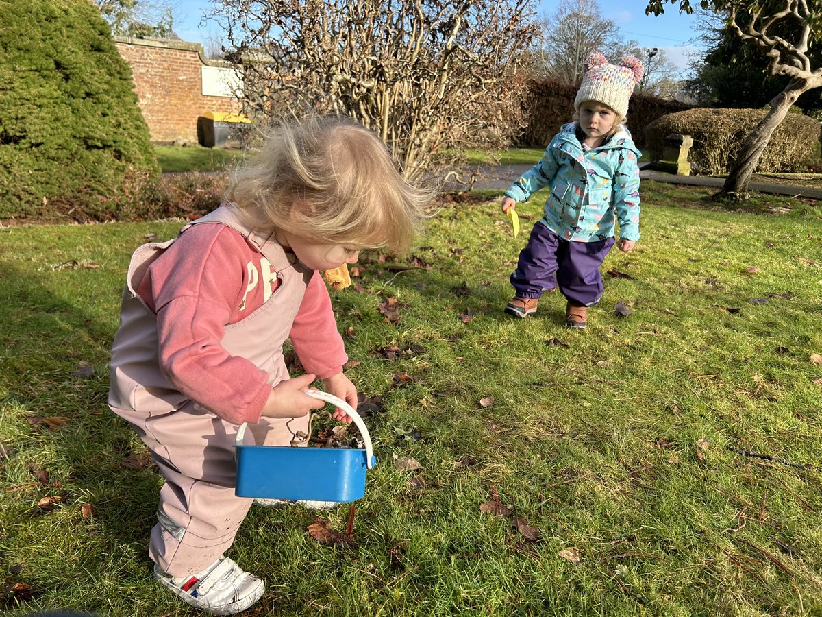 WildChildF0rest's tweet photo. Nature scavenger hunts with some colour matching and texture matching 🪵🌱🌿🍂🌸 #earlyyearseducation #curriculuminnature https://t.co/rCeYpvFTW4