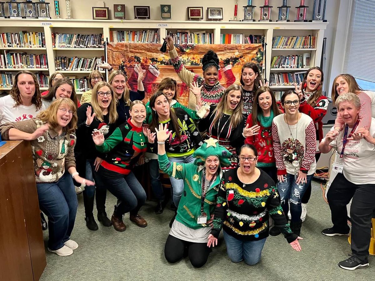 CASDEFallowfld's tweet photo. {Day 2 ❤️}

Big East has spirit! A spirit week at Big East = a week of happiness for sure! We have another one coming up soon, so stay tuned! 

And if you think that only our students have spirit, please enjoy the last photo. 😉 @CoatesvilleASD @EfesPto https://t.co/tUKhEbXr3S