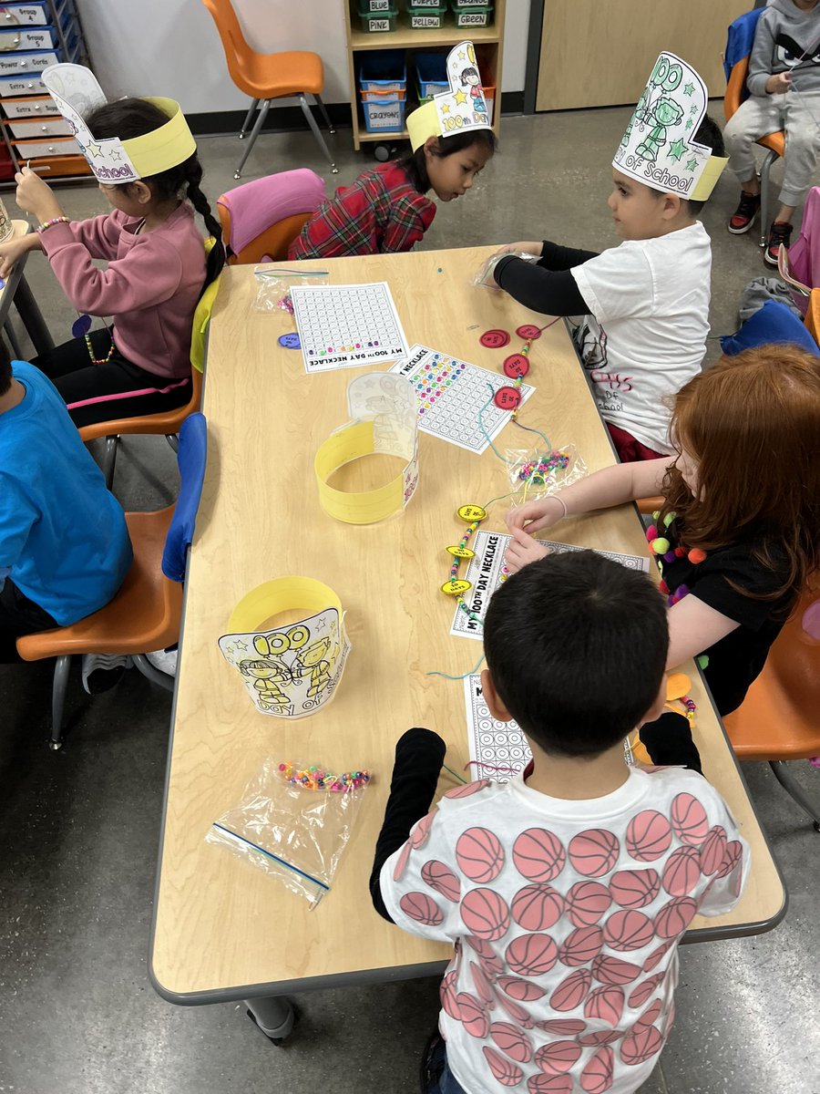 MsHenry_K's tweet photo. Counting to 100 with beads on our 100th day of school! @Jennings_Creek https://t.co/ABbgKMUgkg