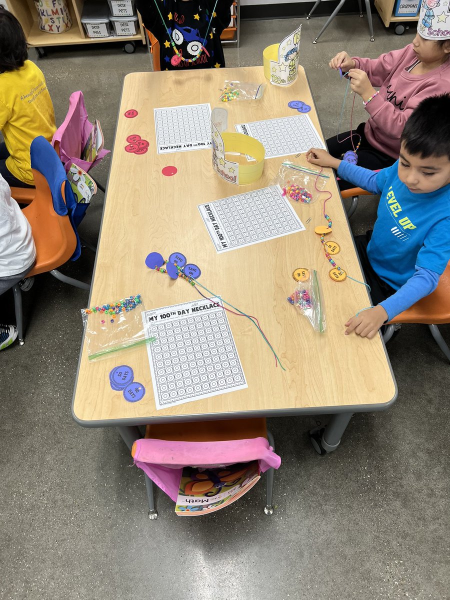 MsHenry_K's tweet photo. Counting to 100 with beads on our 100th day of school! @Jennings_Creek https://t.co/ABbgKMUgkg