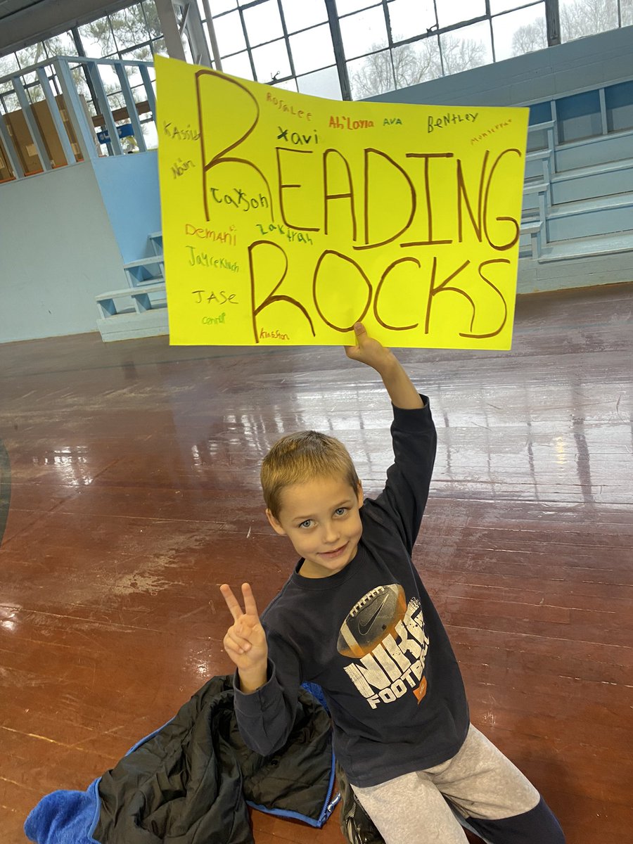 SumnerSeahawks's tweet image. Our Seahawks had fun celebrating their love for reading today with @WFMY @GCSchoolsNC @MrsHinton3 @ShelenaChavis #read2succeed