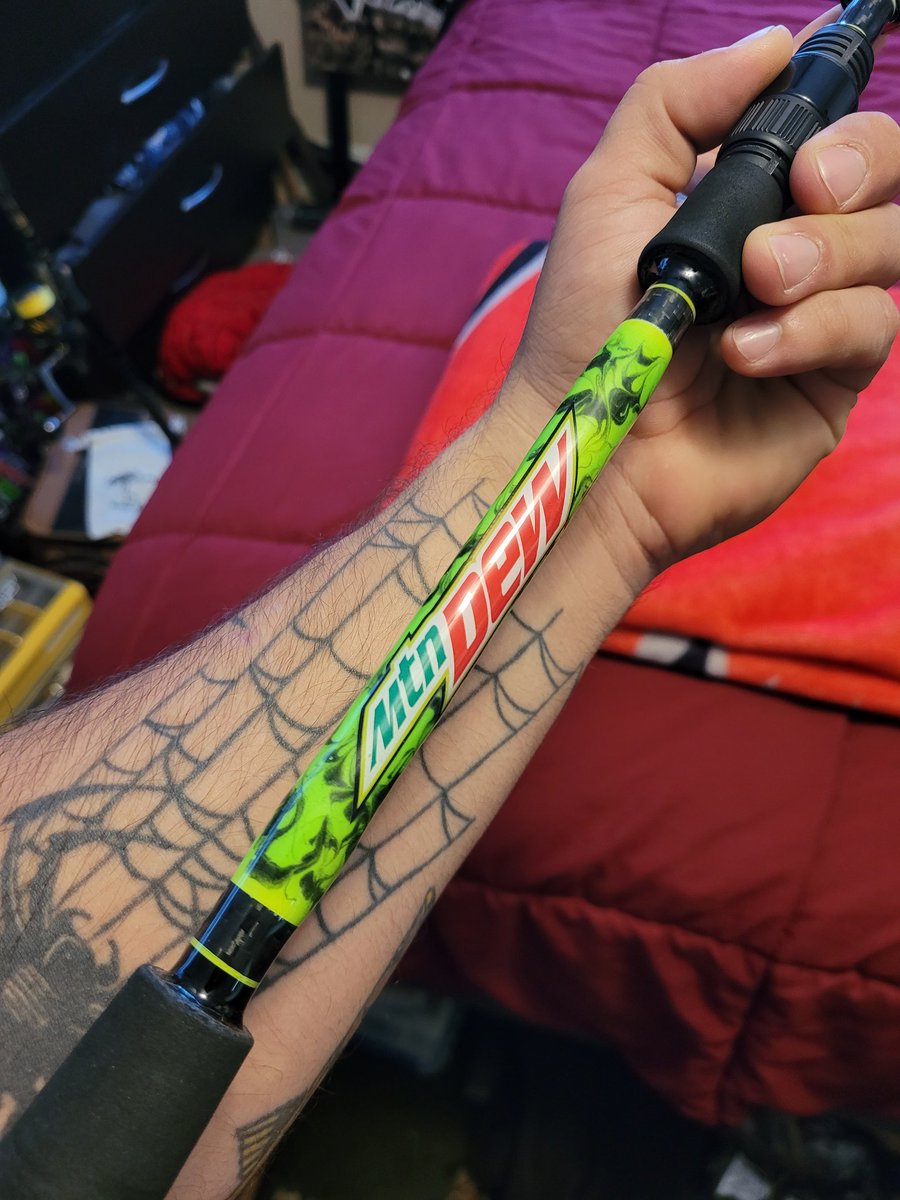 JW_Fishing's tweet image. Day 43 of asking @MountainDew to sponsor me. Check out the updated custom rod I did! Pretty lit #mountaindew #dothedew #customrod