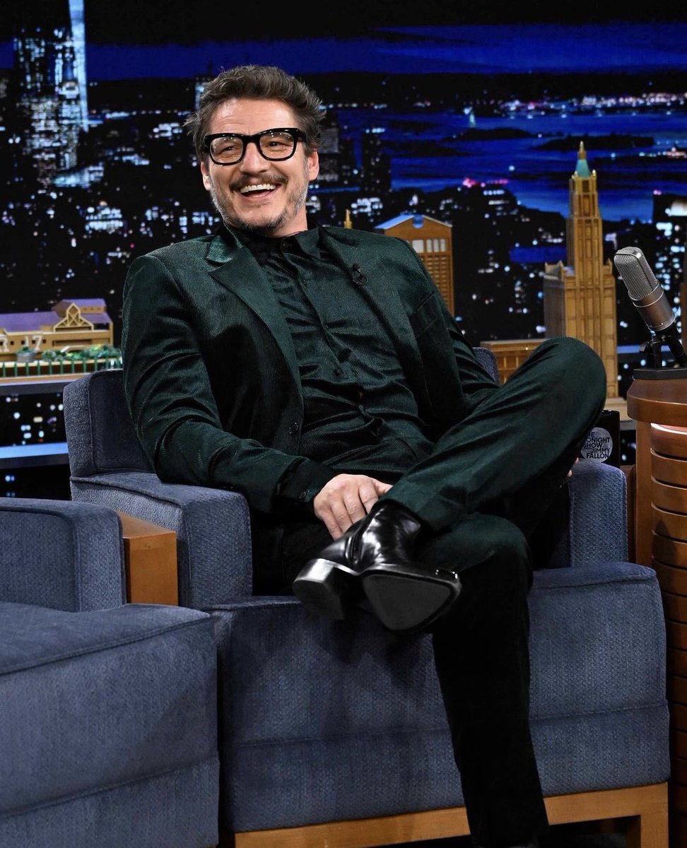 TT_JimmyFallon's tweet photo. @pascalarchive: 'pedro pascal on the tonight show with jimmy fallon ' https://t.co/APL2muSyQP, see more https://t.co/eqyso3W4In