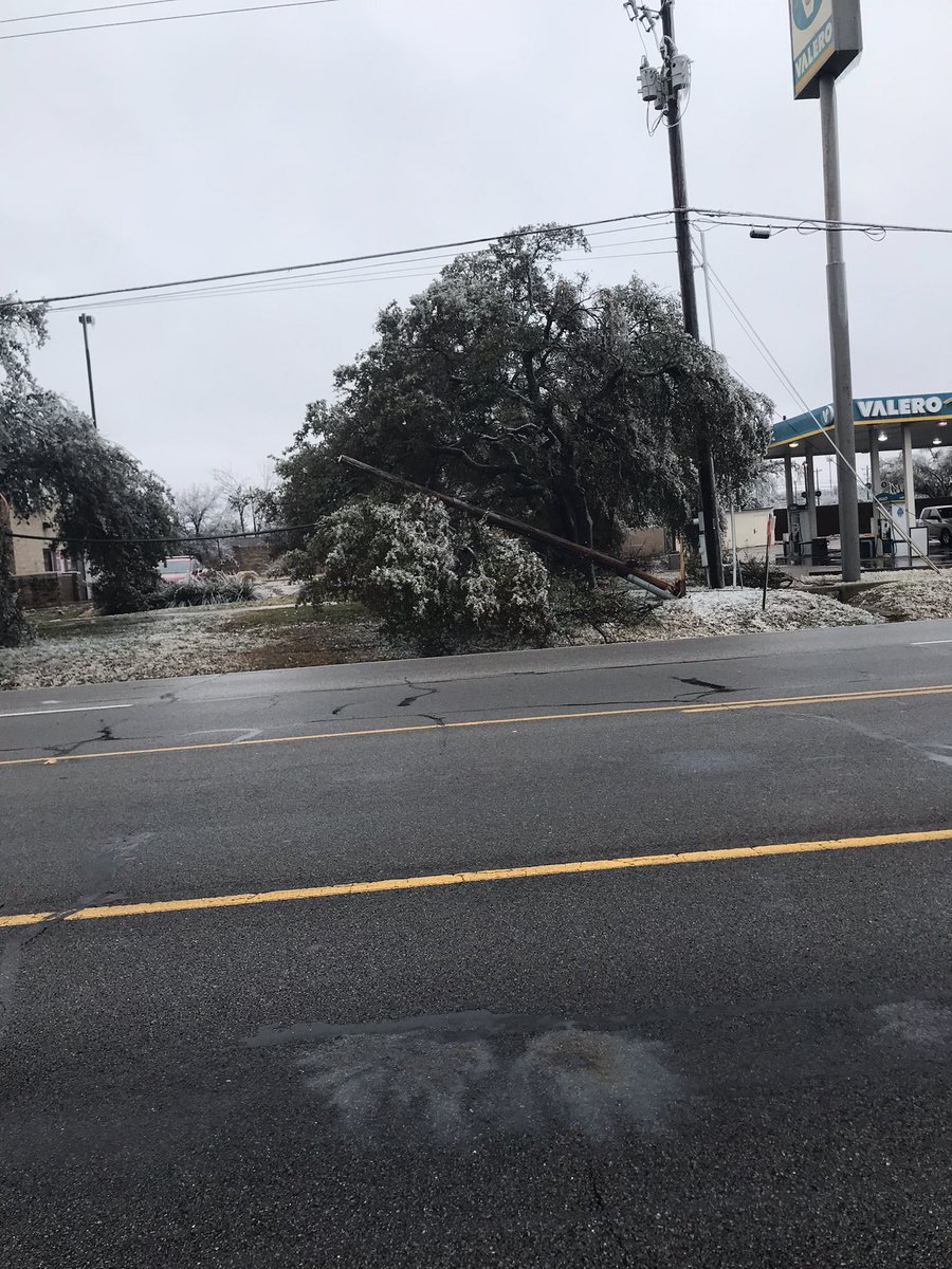 Ksandatx's tweet photo. @AmyPeikoff @EvilMopacATX @museofhistory In Leander today near Starbucks. My power went out at 5:00am. All day/night fire going onl. https://t.co/zI12IhQaHL