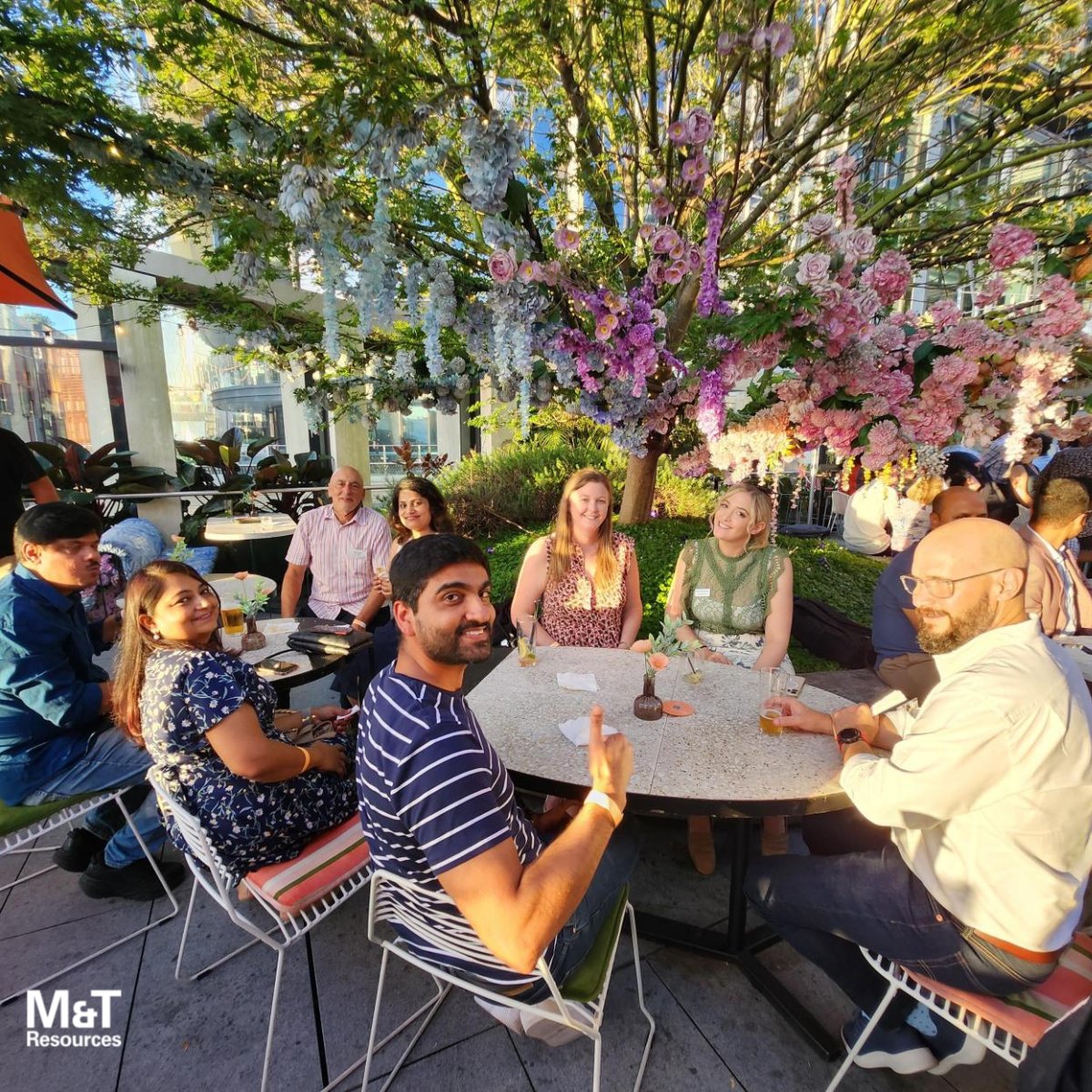 MT_Resources's tweet photo. Our latest contractor event was a perfectly pink affair complete with a sunny rooftop, good conversation, and plenty of fun. We love bringing our contractors together to connect and relax – just one of the many perks of being part of the M&amp;T Resources family.
#lifeatMTR https://t.co/2fzpvljBUU