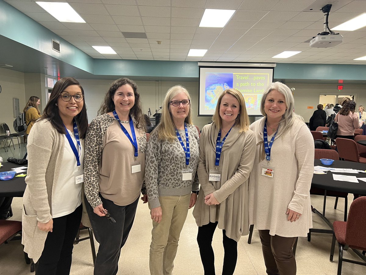 MrsTonyaSimmons's tweet image. I adore being a part of this awesome group of ACS Librarians! Today was a great start of the @ASLAlib winter conference. #ALLibraries #ASLA23 @acsHR1