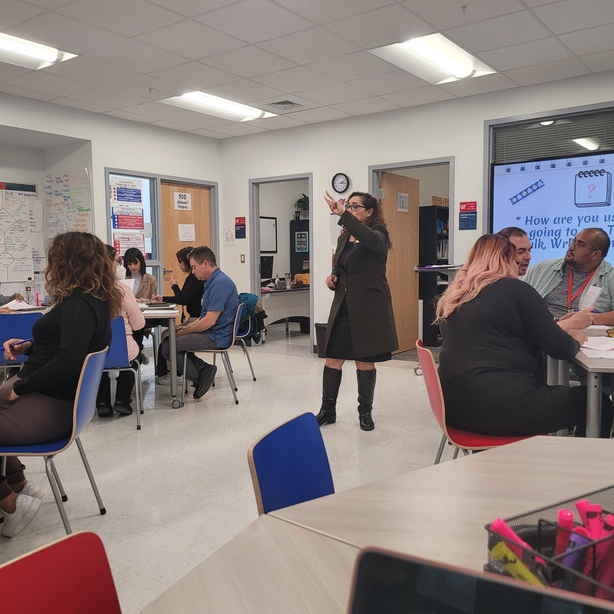 PJohnson_BAMS's tweet photo. Thank you Ms. Tonche for the TRTW refresher for new and veteran teachers! Engaging and empowering our students to communicate their own understanding to one another! #ABpartners ❤️💙 https://t.co/lhnWwVQr3q
