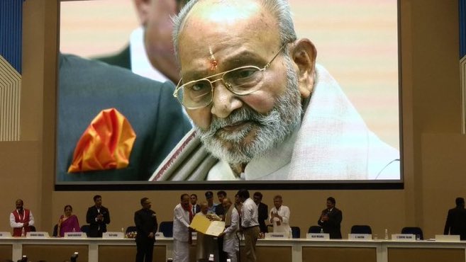 Saddened. Irreplaceable void. Vandanams #KViswanathGaru 🙏🏽 May your legendary #SanatanaDharma cinematic legacy continue to inspire us all to eternity. #ॐ_शांति!🪔🙏🏽 #RipLegend #Shankarabharanam #SwathiMuthyam #SagaraSangamam #Saptapadi #Subhalekha #SiriVennela #Swarabhishekam