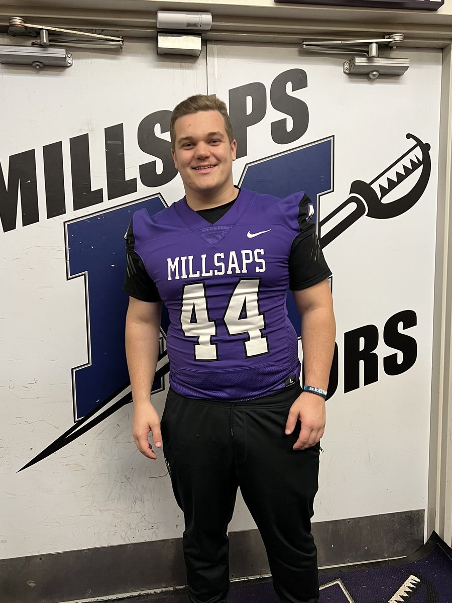 Had an amazing time today hanging out with @CoachKHarris08 and the whole <a href="/MajorsFootball/">Millsaps Football</a> crew!! You guys are awesome!