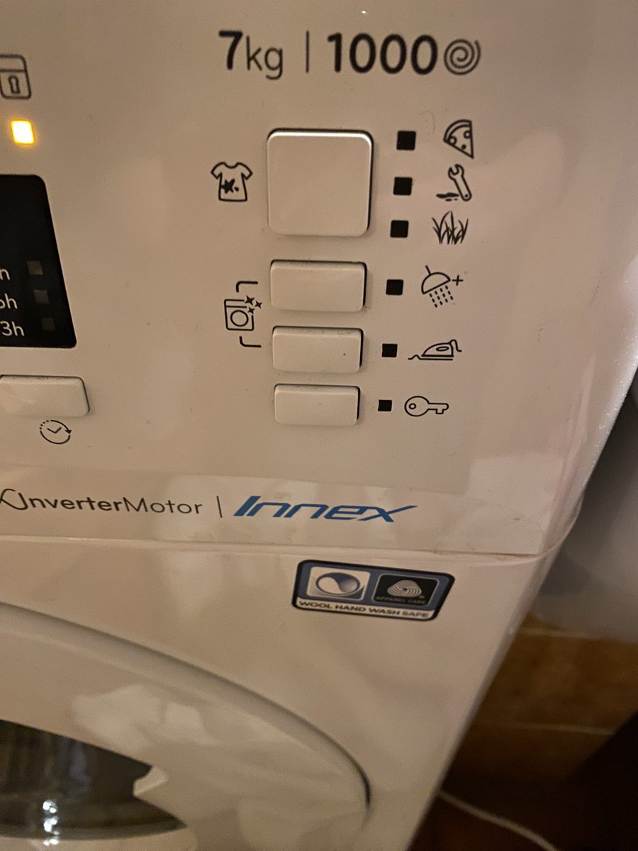 Grazihuman's tweet photo. Always wanted a pizza setting on my washing machine https://t.co/wDk4xkonja