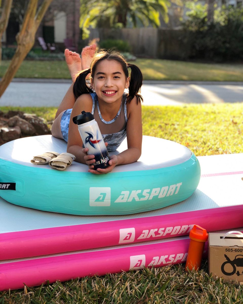 AKSPORT5's tweet photo. Let's out of door in Spring, catch time to get more new skills ! 🔥🔥
#aksport #aksportairtrack #gymnast #gymnastics #custmized #cheerleaders #equipment #cheerleading #dance #airtrack #airproducts #gymnasts #gymternet #buy #tumble #tumbling #flip #cheerleader #gymternetideas https://t.co/kYmVb7fhjs