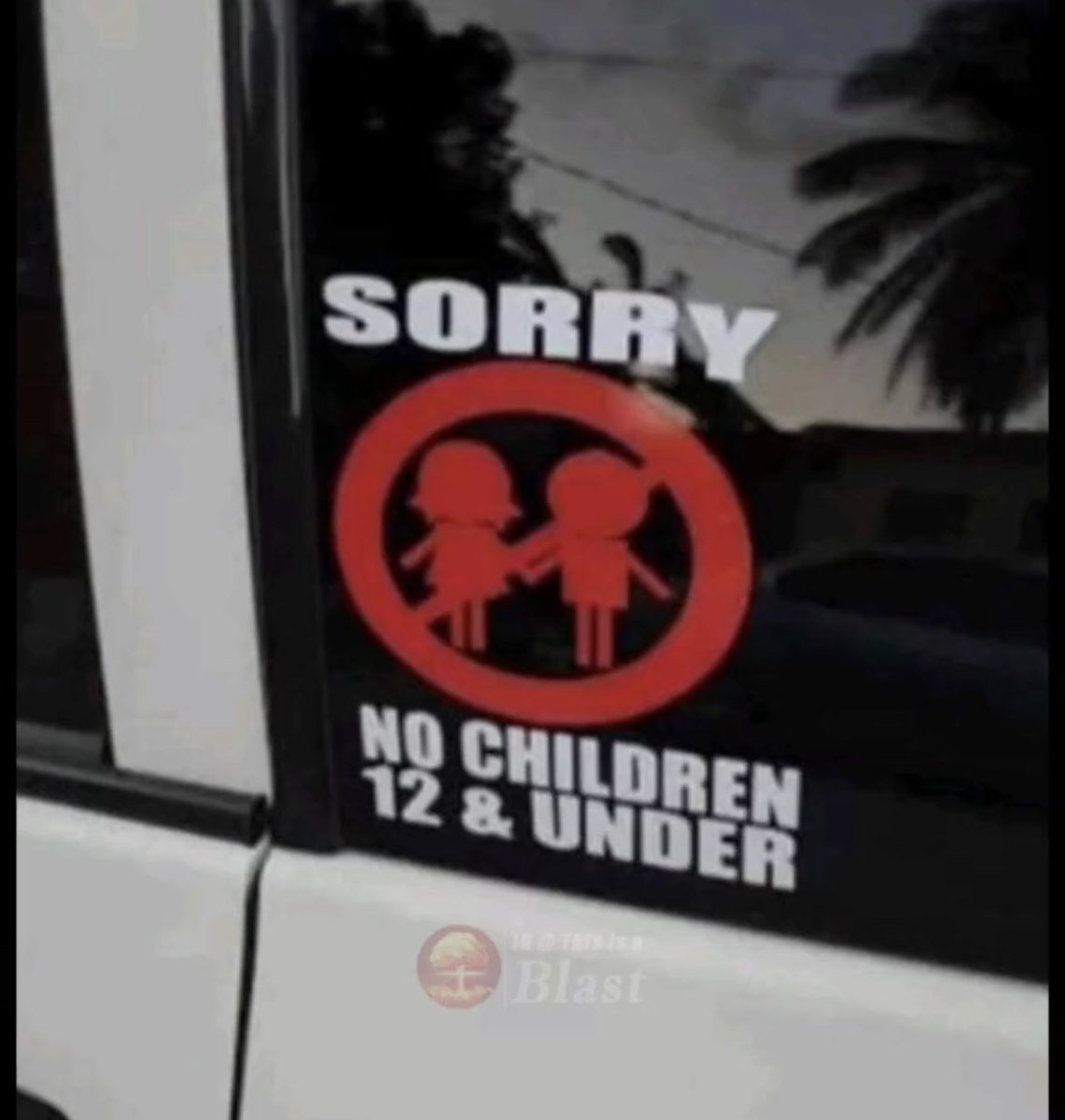 trisanze's tweet image. Listen mi stomach sick smh