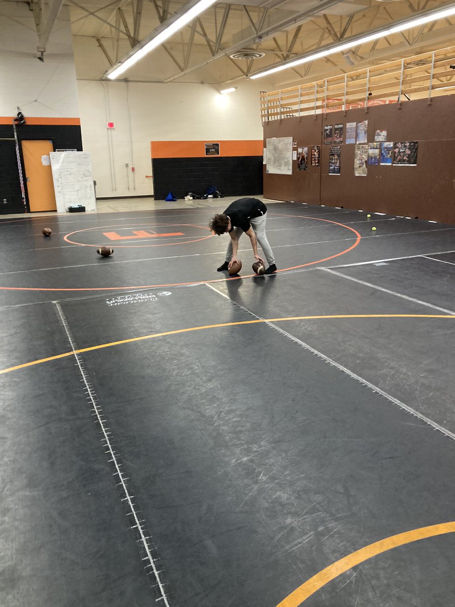 Couple of our guys getting better today! 🏈💪